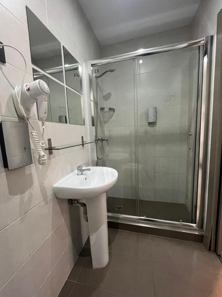 Fuencarral Rooms Madrid Exteriör bild